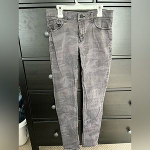 Express Camo Pattern Jeans, Women’s size 4